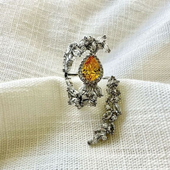 Cubic zirconia canary statement cocktail ring - adjustable size - Picture 1 of 5